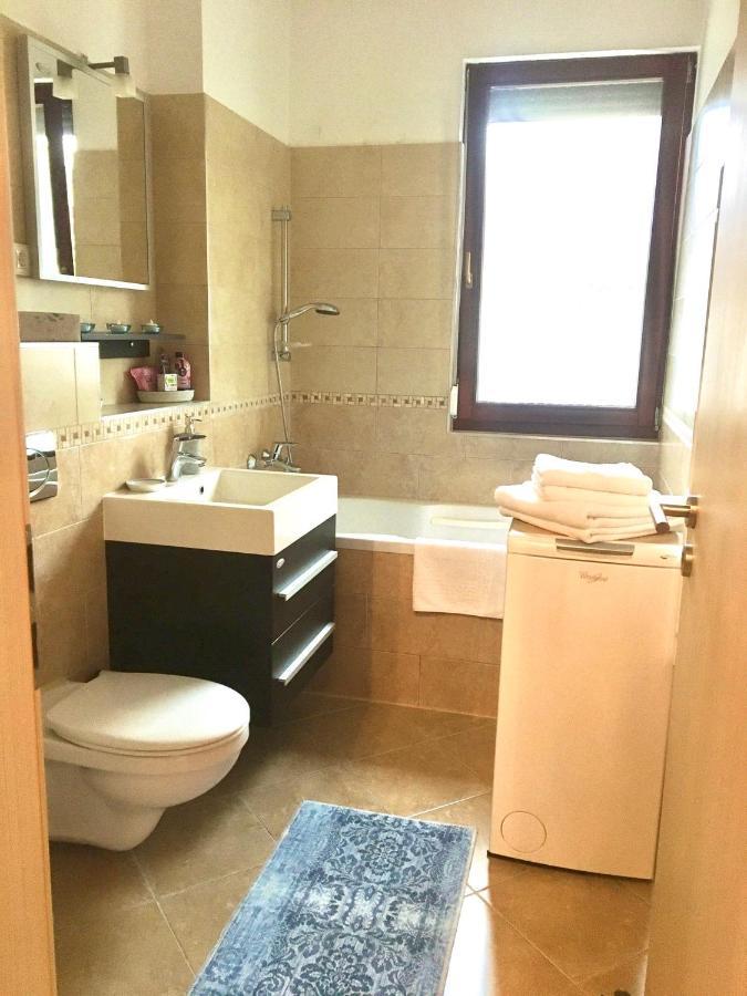 Apartment Madarhegy With Garden Buda Side Budapest