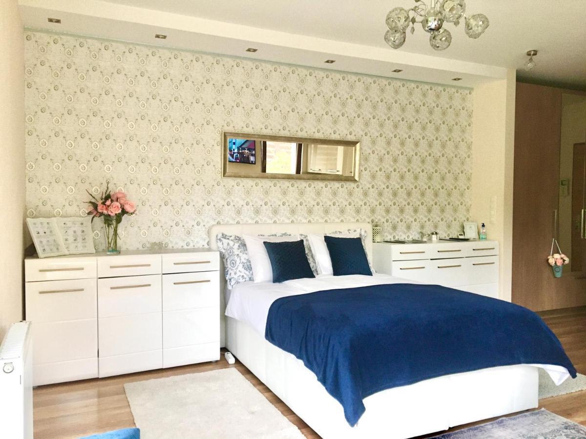 Apartment Madarhegy With Garden Buda Side Budapest
